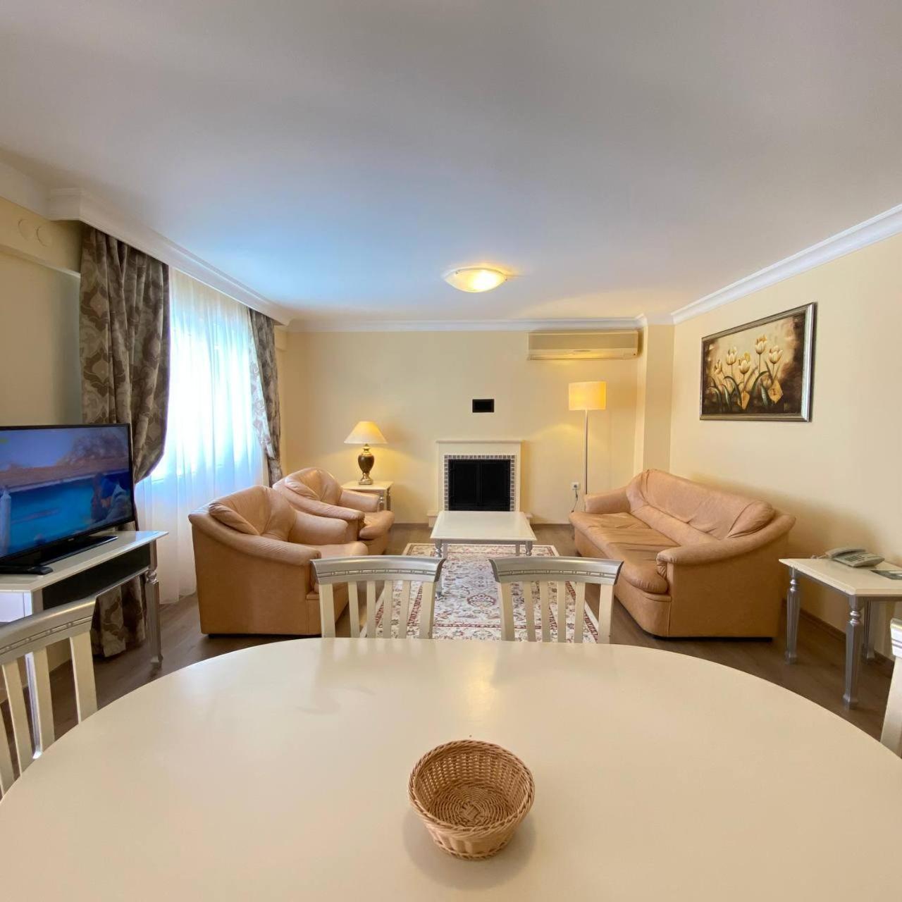 Pine Club Apart Hotel Kusadası Eksteriør bilde
