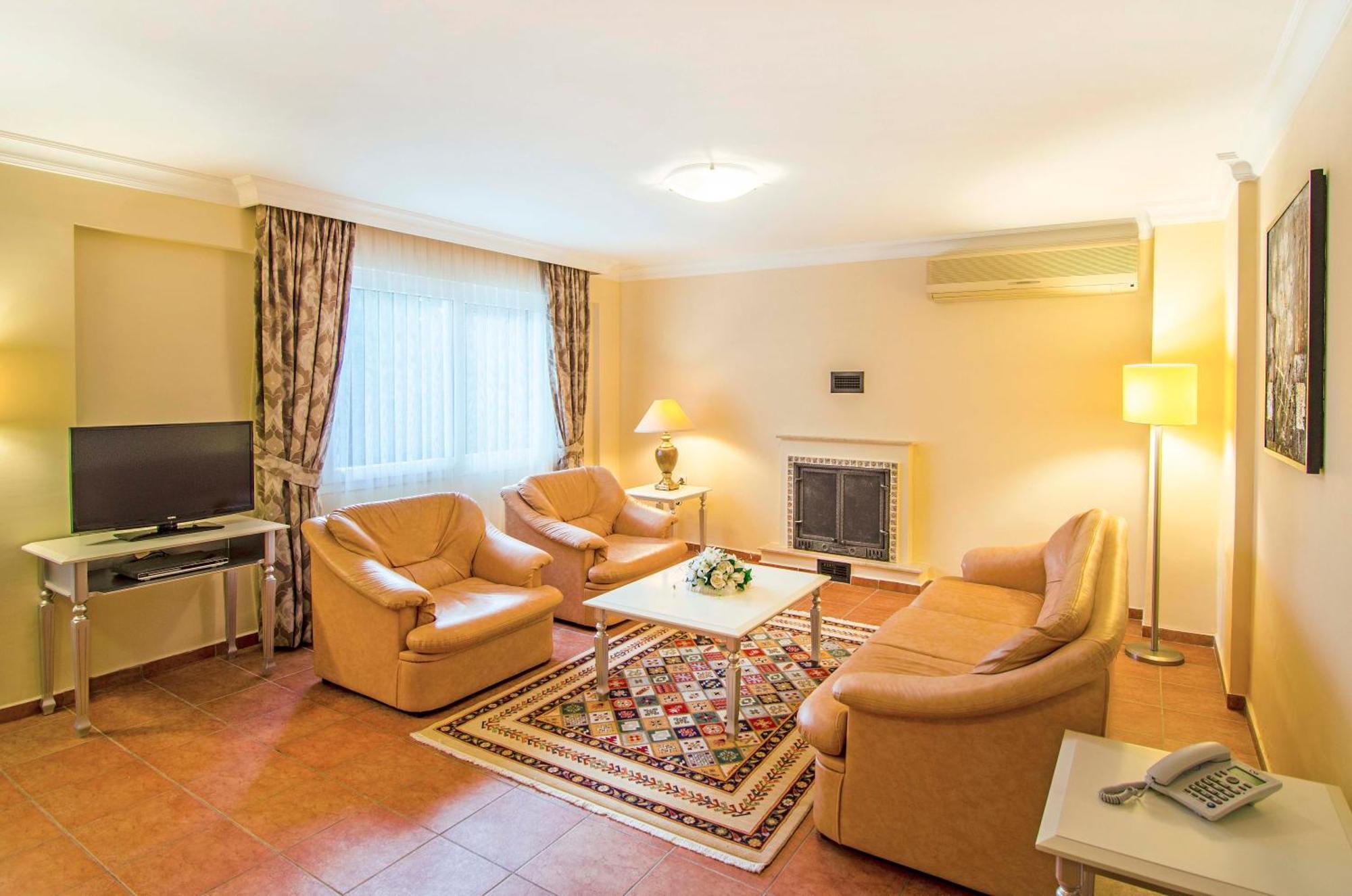 Pine Club Apart Hotel Kusadası Eksteriør bilde