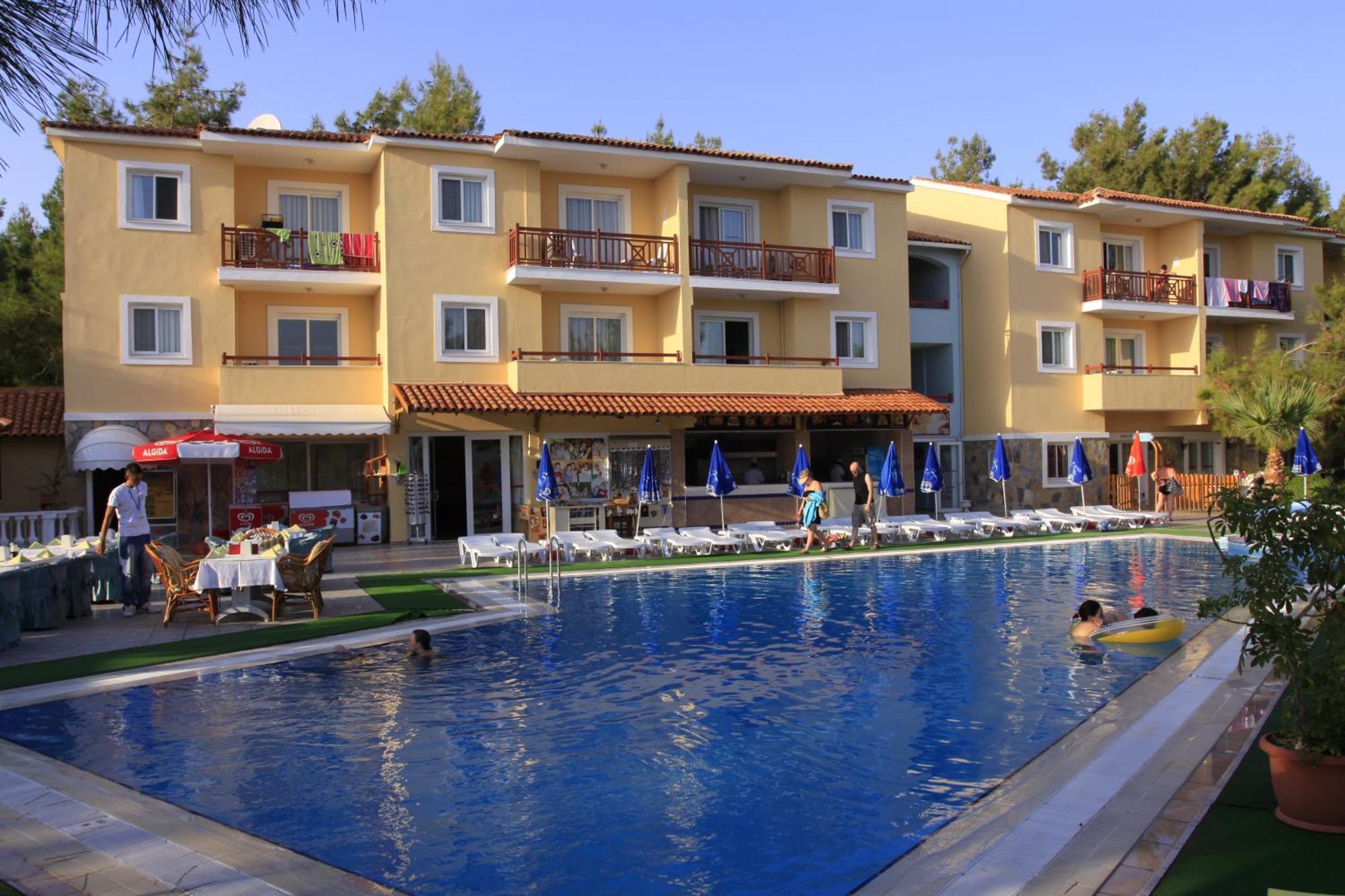 Pine Club Apart Hotel Kusadası Eksteriør bilde